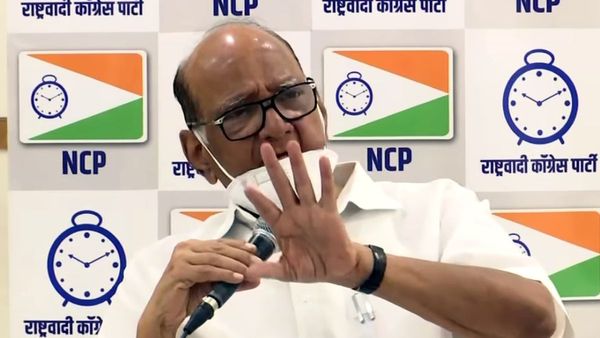 சரத்பவார் அதிரடி- 5 ‘தலைகள்’ டிஸ்மிஸ்- 9 எம்எல்ஏக்கள், 2 எம்பிக்களை தகுதி நீக்கம் செய்ய கடிதம்!