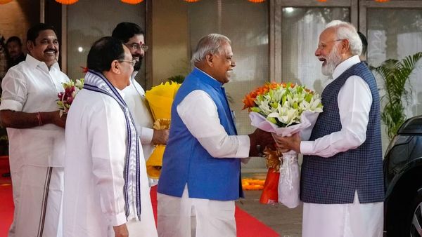 ஜெயலலிதா ஸ்டைலில் மோடி ஆட்சி.. இந்தியாவே வளர்ந்துள்ளது.. டெல்லியில் புகழ்ந்து தள்ளிய எடப்பாடி!