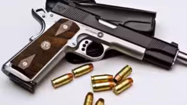 துப்பாக்கி கலாச்சாரம்! 1 வயது குழந்தையை சுட்டுக்கொன்ற 3 வயது சிறுமி.. அமெரிக்காவில் ஷாக் சம்பவம்