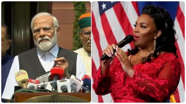 மோடிக்கு நன்றி! நிர்வாண ஊர்வலத்தால் பரபரத்த அமெரிக்க பாடகி! வாஷிங்டனில் காலில் விழுந்தாரே அவரே தான்