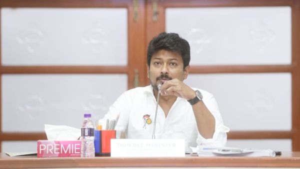 சுய உதவிக்குழுக்கள்.. சட்டென விசாரித்த உதயநிதி ஸ்டாலின்.. பெண்களுக்கு பணமழைதான்.. அதிரடி திட்டம்