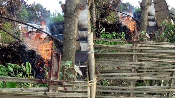 யப்பா! இதயம் பதறுதே! என்ன தலை மட்டும் தனியா இருக்கு? குக்கி பழங்குடி நபர் கொடூர கொலை! ஷாக் வீடியோ
