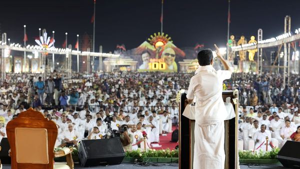 வாக்குச்சாவடி முகவர்கள் நடமாடும் ஊடகமாக மாற வேண்டும்! இது டிஜிட்டல் காலம்! ஸ்டாலின் அறிவுறுத்தல்!