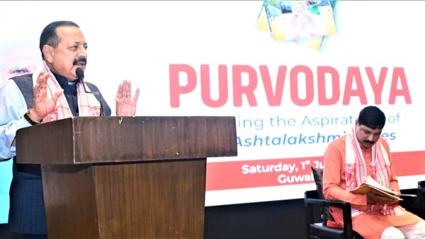 9 ஆண்டுகளில் மோடி 60 முறை.. மத்திய அமைச்சர்கள் 400 முறை.. விசிட் போனது வடகிழக்கு மாநிலங்களுக்கு!