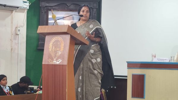 “பெண்கள் சபரிமலைக்கே செல்லக்கூடாதென சொல்லப்படவில்லை