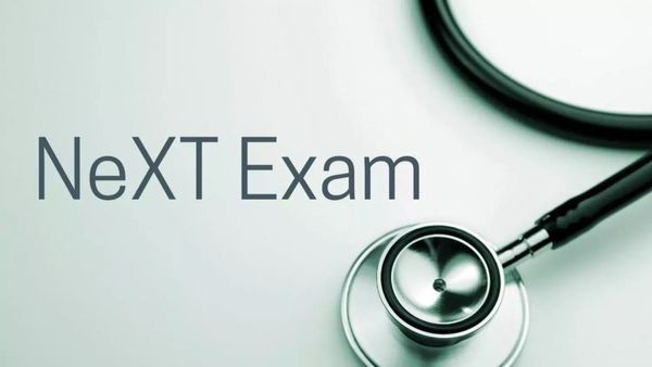 அப்பாடா.. மாணவர்கள் எதிர்ப்பால் பணிந்த தேசிய மருத்துவ ஆணையம்.. NExT தேர்வு காலவரையின்றி ஒத்திவைப்பு