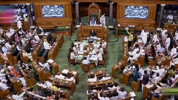 இனி எல்லாத்துக்கும் இந்த ஒன்னு போதுமே.. நாடாளுமன்றத்தில் அறிமுகமான புதிய சட்டம்.. என்னன்னு பாருங்க!