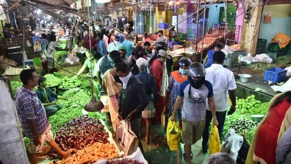 மறுபடியுமா.. மீண்டும் உயர்ந்த தக்காளி விலை! சென்னை கோயம்பேடு சந்தை காய்கறிகளின் விலை பட்டியல் இதோ