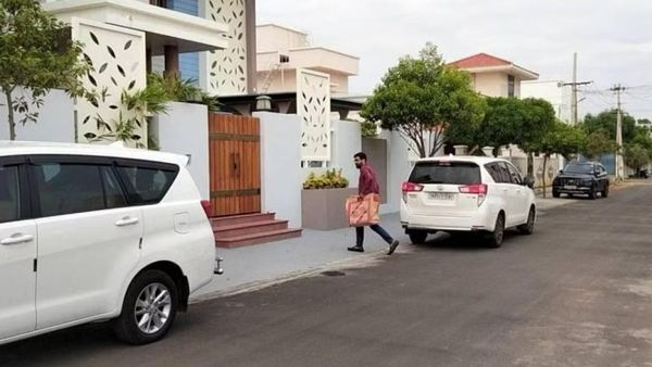 விடிய விடிய ரெய்டு.. வேலையை முடித்த ஐடி.. கரூரில் செந்தில் பாலாஜி தொடர்புடைய இடங்களில் சோதனை நிறைவு