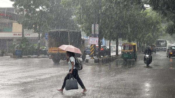 அடுத்த 3 மணி நேரத்தில்.. இந்த 16 மாவட்டங்களில் மழை வெளுக்கப்போகுது.. வானிலை மையம் எச்சரிக்கை!