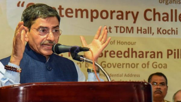 புதுக்கோட்டை கம்பன் கழக விழா.. அழைப்பிதழில் ஆளுநர் ஆர்.என்.ரவி பெயர் திடீர் நீக்கம்.. பின்னணி என்ன?