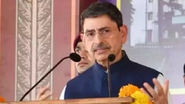 ஒரே மர்மமா இருக்கே.. ஆளுநர் ரவி ஒரு நாள் முன்னாடியே சென்னை வந்துட்டாரே! மீண்டும் டெல்லிக்கு போறாராம்