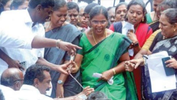 டென்ஷனான திமுக தலைமை.. தென்காசி தெற்கு மாவட்ட செயலாளர் அதிரடியாக மாற்றம்.. மோதல் காரணமாக நடவடிக்கை!