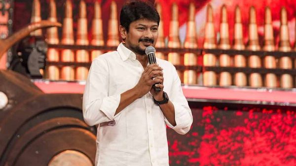 உதயநிதி கையில் மிகப்பெரிய பொறுப்பு! டைம் கம்மியா இருக்கு.. ரெடி ஸ்டார்ட்! கலெக்டர்களுடன் பரபர ஆலோசனை