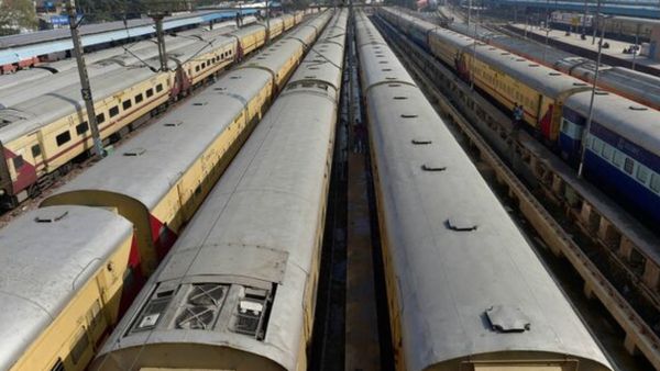 அப்படி போடு! இனி கட்டு சோறு கொண்டு போக வேணாம் போல.! ரயில்வே கொண்டு வரும் மாஸ் திட்டம்.. செம