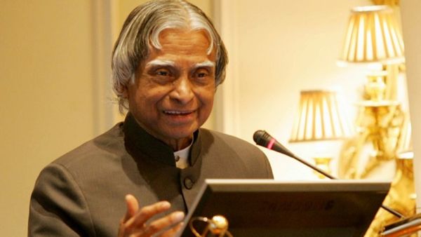 லட்சியக் கனவு காண்போம்.. கோடிக்கணக்கான இளைஞர்களின் ரோல் மாடல் அப்துல் கலாம் நினைவு நாள் இன்று!