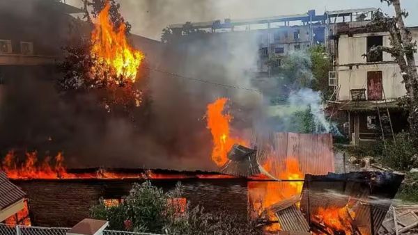 மணிப்பூரில் தமிழர்கள் அதிகம் வசிக்கும் மோரேவில் தீவைப்பு & வன்முறை.. அங்கு தமிழர்கள் நிலை என்ன