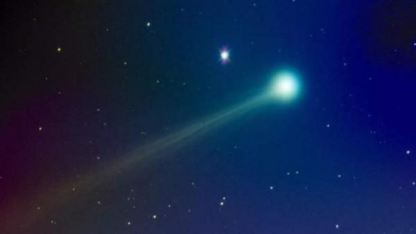 பூமிக்கு அருகில்.. வேகமாக வந்த வால் நட்சத்திரம்! சட்டென கேட்ட 