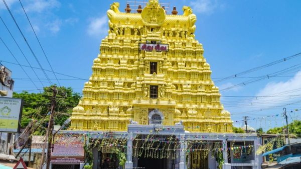 ராமேஸ்வரம் போறீங்களா? சுவாமி அம்மனுக்கு நிச்சயதார்த்தம்.. கோவிலில் நாளை தீர்த்தமாட அனுமதியில்லை