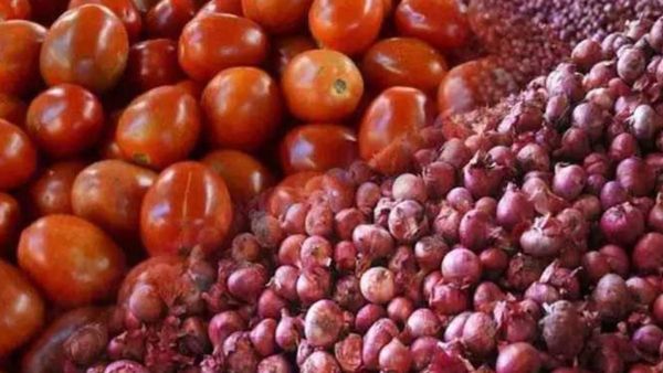 குட்நியூஸ்! சென்னையில் பொத்தென விழுந்த தக்காளி விலை! சின்ன வெங்காயத்தின் ‛ரேட்டும்’ சட்டென சரிந்தது