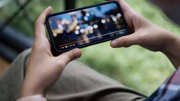 அடடே செம! நெட் வசதி தேவையில்லை.. நேரடியாக மொபைலில் டிவி சேனல்களை பார்க்கலாம்.. விரைவில் வருகிறதா?