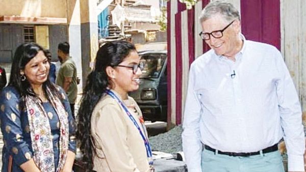 போஸ்ட் ஆபிஸ் போன பில்கேட்ஸ்.. இப்படி ஒரு சேவையா.. வியந்து போய் பாராட்டி வெளியிட்ட பதிவு