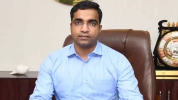 பெற்ற தாயை தவிக்க விட்ட மகனுக்கு 3 மாதம் சிறை.. தூத்துக்குடி கலெக்டர் அதிரடி.. அறிய வேண்டிய சட்டம்