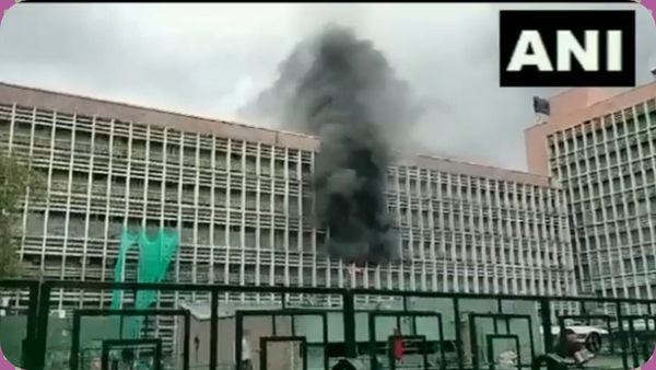 குபுகுபுவென கிளம்பிய புகை.! டெல்லி எய்ம்ஸ் மருத்துவமனையில் பயங்கர தீ விபத்து.. பதறிய நோயாளிகள்