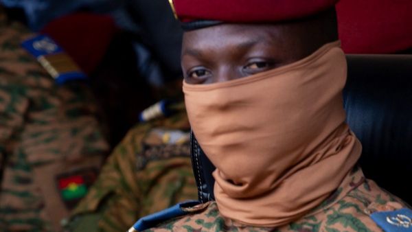 யுரேனியம் அனுப்ப தடை.. நைஜரில் காலை வைத்தால் காலி.. அமெரிக்காவை அலற விட்ட 