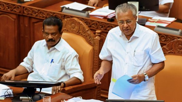 பொது சிவில் சட்டத்திற்கு எதிராக கேரளா அரசு தீர்மானம்.. 2 முக்கிய திருத்தங்களுடன் உடனே நிறைவேற்றம்!