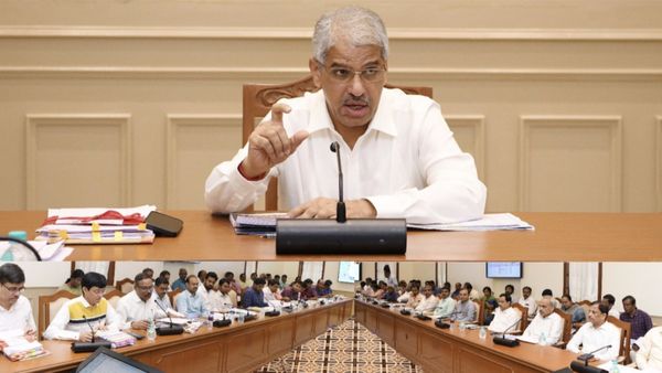 மழைக்காலம் வரப்போகுது! செப்.15 வரை தான் கெடு! ஒப்பந்ததாரர்களுக்கு நோட்டீஸ் அனுப்புங்க -சிவ்தாஸ் மீனா