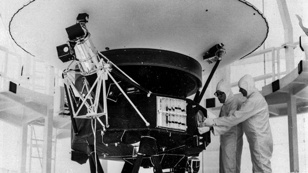 நாசா செய்த தவறு.. 1,900 கோடி கி.மீக்கு அப்பால் சிக்கிய வாயேஜர்-2 சாட்டிலைட்! இனி அவ்வளவுதானா?