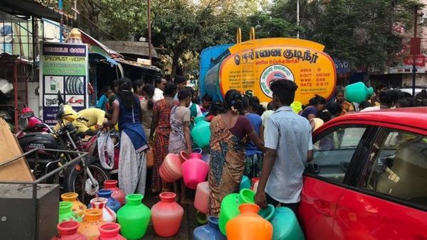 சென்னையில் குடிநீர் இங்கெல்லாம் அடுத்த 2 நாளைக்கு கட்.. மெட்ரோ லாரிகளை முன்பதிவு செய்வது எப்படி?
