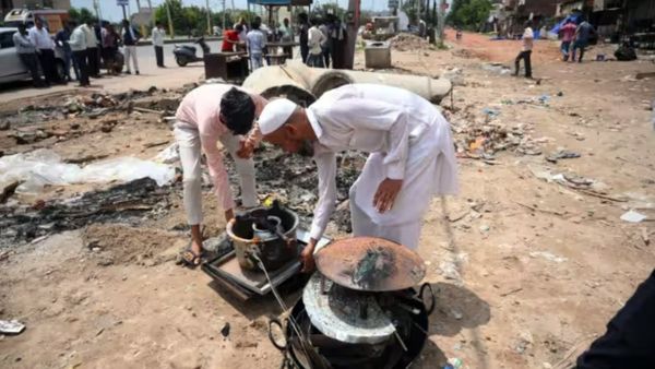 100 குடும்பத்தினர் இருந்தோம்.. இப்ப 15 பேர்தான் இருக்கிறோம்.. நூவில் முஸ்லீம் பெண் கண்ணீர்