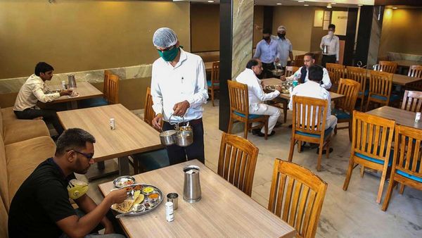 ஹோட்டல்களுக்கு விதிக்கப்பட்ட அதிரடி கட்டுப்பாடு.. சாப்பிட போறீங்களா? முதலில் இதை படிங்க.. அரசு மாஸ்!