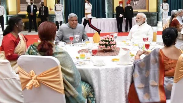 தடபுடல்! ஜனாதிபதி மாளிகையில் கூடிய மோடி உள்ளிட்ட தலைவர்கள்! திரெளபதி முர்மு அசத்தலான விருந்து!