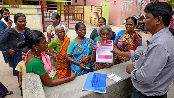 மகளிர் உரிமைத் தொகை: இதுவரை வந்த விண்ணப்பங்கள் எவ்வளவு? இனி முகாம் நடக்குமா? வெளியான தகவல்