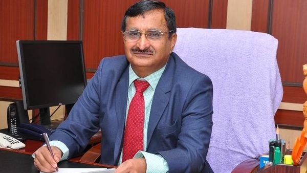 சிக்கலில் அண்ணா பல்கலைக்கழக முன்னாள் துணைவேந்தர் சூரப்பா.. சம்மன் அனுப்பி விசாரணை நடத்த திட்டம்!