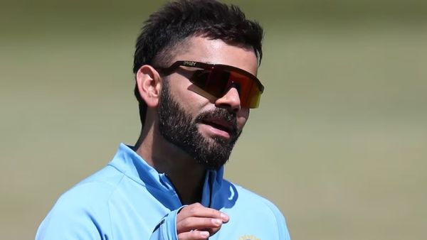 ஒரு இன்ஸ்டாகிராம் போஸ்ட்டுக்கு ரூ.11.45 கோடியா? அய்யய்யோ இல்லங்க.. பதறிப்போய் விராட் கோலி ட்வீட்!