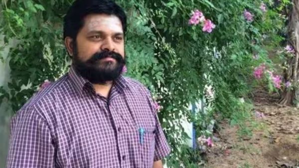 மீண்டும் பூங்குன்றன்.. ஹாஹாஹா.. வெள்ளாடு யார்? செம்மறி ஆடு யார்? பெரும் குழப்பத்தில் அதிமுக