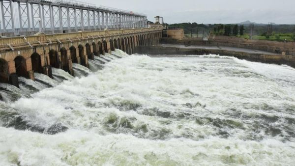 காவிரியில் நீர் திறப்பை அதிகரித்த கர்நாடகா.. தமிழகத்திற்கு நீர் வரத்து 15 ஆயிரம் கனஅடியாக அதிகரிப்பு