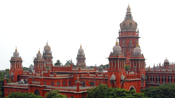 கோவில் நில விற்பனை மோசடி.. பாஜக எம்எல்ஏவுக்கு சிக்கல்.. அதிரடி காட்டிய ஹைகோர்ட்