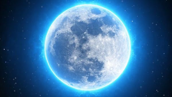 இன்னைக்கு நைட் மறக்காம வானத்தை பாருங்க.. உங்கள் கண்களை உங்களாலேயே நம்ப முடியாது! இதுதான் ப்ளூ மூன்