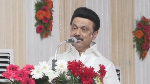 மகிழ்ச்சியில்.. சிறு பிழை செய்து விட்டேன்.. பேசி முடித்து திரும்பவும் பேசிய முதல்வர்.. என்னாச்சு?