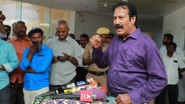 21-ம் நூற்றாண்டின் பைத்தியக்கார அறிவிப்பு - பாஜக, 'நீட்' ஆதரவு டாக்டர் கிருஷ்ணசாமி கொந்தளிப்பு ஏன்?