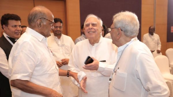 என்ட்ரியான அந்த நபர்! ‛இந்தியா’ கூட்டத்தில் காங்கிரஸ் அதிருப்தி! சமாதானப்படுத்திய தலைவர்கள்- களேபரம்