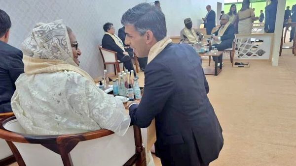 டெல்லி ஜி20 மாநாடு: பிரிட்டன் பிரதமர் ரிஷி சுனக் செய்த 'காரியம்'.. போட்டோ பார்த்து கொண்டாடும் உலகம்!