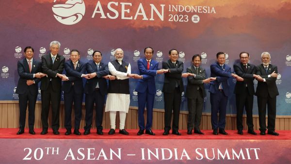 இந்தியா எனும் பாரதத்தை நோக்கி உலகம்.. இந்தோனேசியா ஆசியான் மாநாட்டில் மோடி முன்வைத்த 12 பரிந்துரைகள்!