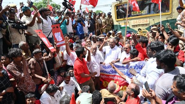 தமிழ்நாடு முழுவதும் மார்க்சிஸ்ட் கம்யூனிஸ்ட் கட்சியினர் ரயில் மறியல்.. கிண்டி ஸ்டேசனில் பரபரப்பு