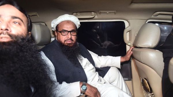 மும்பையில் 175 பேரை பலி கொண்ட பயங்கரவாதி ஹபீஸ் சயீத் ”மகனை” தூக்கிட்டாங்களாம்- செம்ம ஸ்கெட்ச்!